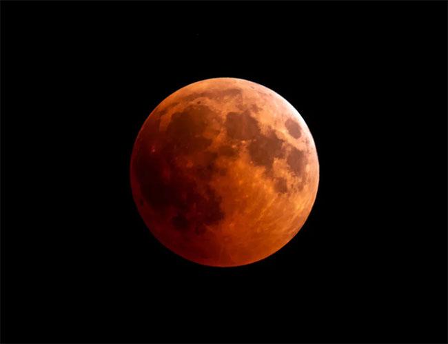 Celestial Spectacle Awaits Sri Lanka: Rare blood moon to appear for 82 minutes on September 7