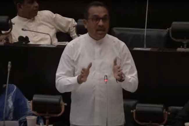 Commuters can pay bus fares using bank cards from Nov. 30 – Transport Minister