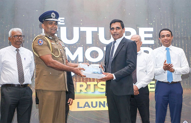 500 tabs issued to police officers in line with introduction of new digital insurance card