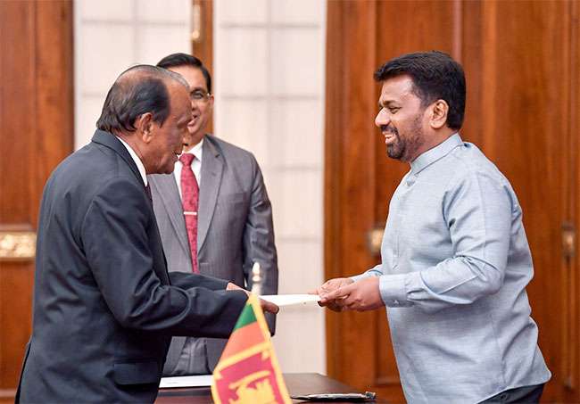 New Governor of Southern Province sworn in before President