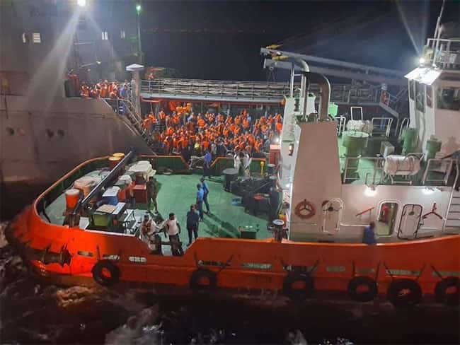 204 crew members of Iranian ship ‘IRIS Bushehr’ brought to Colombo Port: SL Navy
