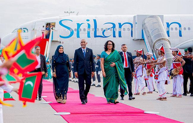 Maldivian President Mohamed Muizzu arrives in Sri Lanka
