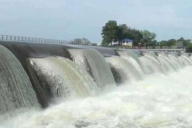 33 reservoirs at spill level, says Irrigation Dept.