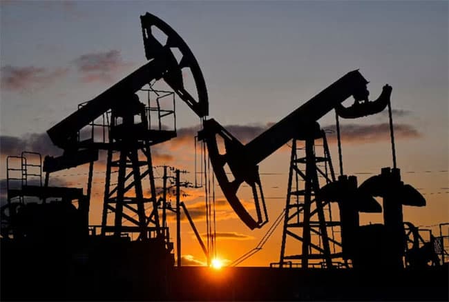Oil prices climb more than 3% on fears of new US-Iran combat
