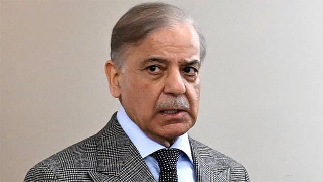 Pakistan's PM calls on "all sides" to give peace another chance