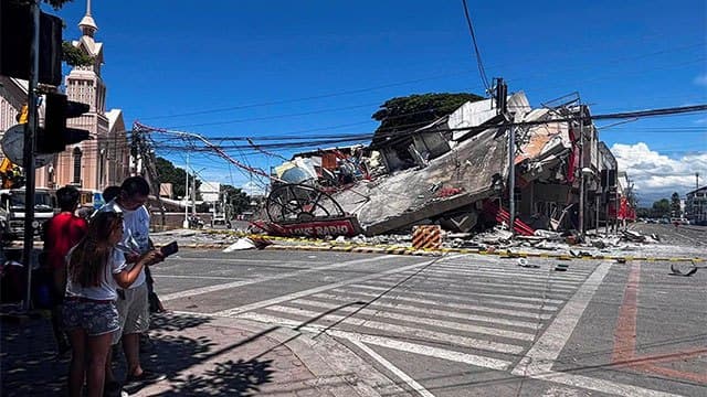 Philippines lifts tsunami alert after deadly 7.8 earthquake killed 32