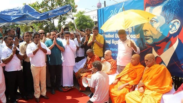 Satyagraha staged against Suresh Sallay's detention called off