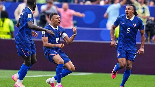 Mbappe nets another World Cup brace as France cruises into round of 32
