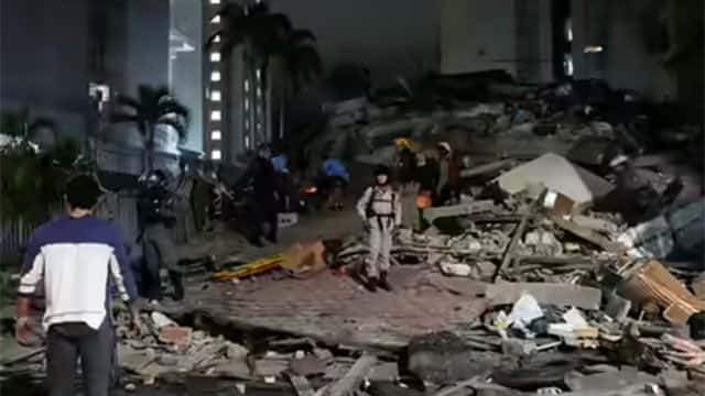 Building collapses kill 3 people in Caracas after twin earthquakes, Mayor says