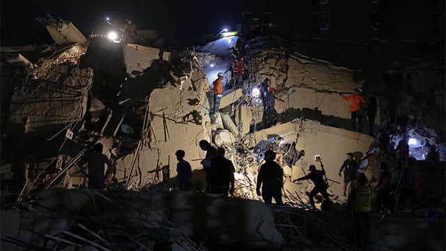 At least 32 dead, hundreds injured after earthquakes, Venezuela leader says