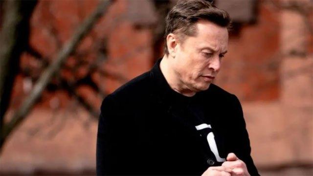 Elon Musk loses trillionaire status as global tech rout hits SpaceX