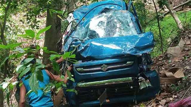 Two injured after car plunges down precipice in Ella