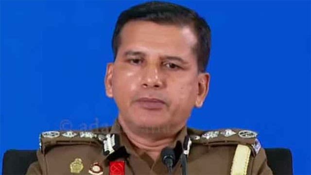 Security forces opened fire after inmates breached prison barriers, says Prisons Chief