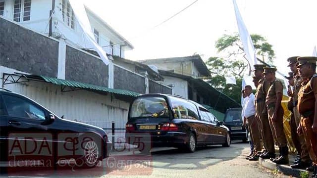 Bodies of prison officers killed in Negombo Prison Clash taken to Welikada Prison