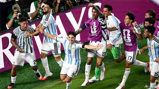 Alvarez strikes in extra time as Argentina edge Switzerland to reach World Cup semis