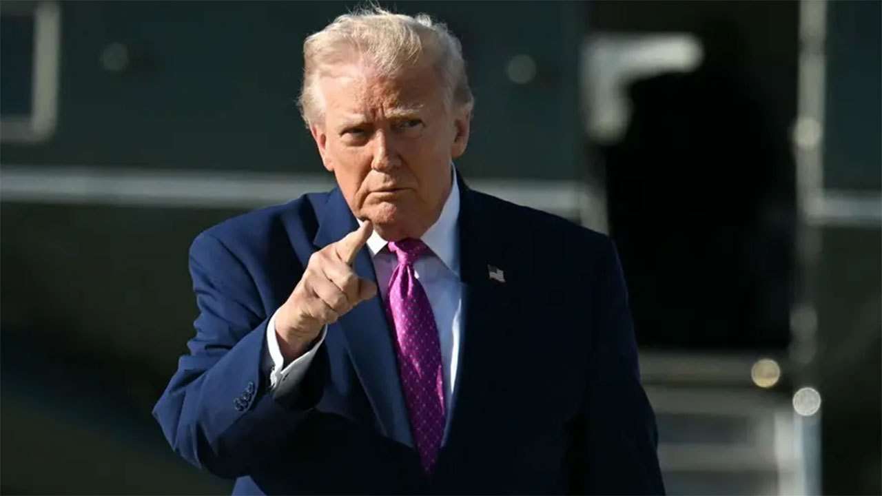 Donald Trump announces ‘Iranian blockade,’ proposes 20% Hormuz cargo fee