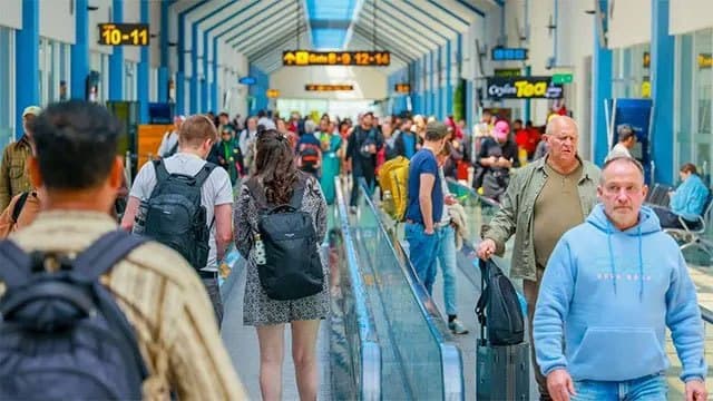 Sri Lanka targets higher tourist spending by 2030