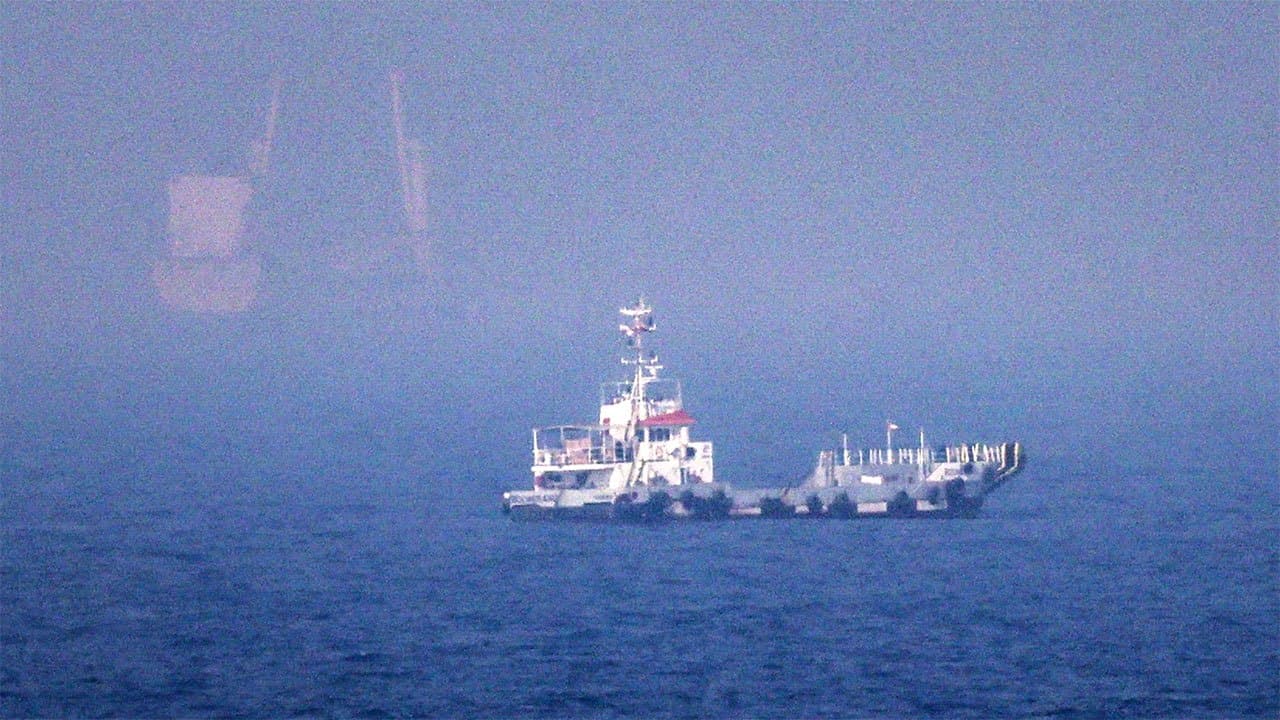 US resumes Hormuz blockade against Iran, launches new strikes