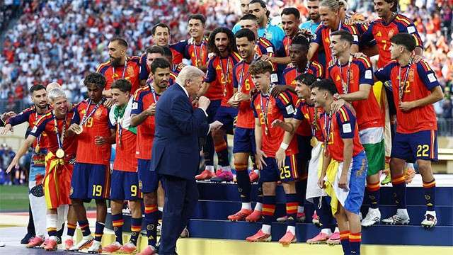 Trump booed after presenting Spain with World Cup and joining trophy lift