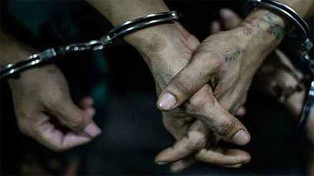 10 arrested with gold and nearly Rs. 17M in cash after raid at hotel in Madawala