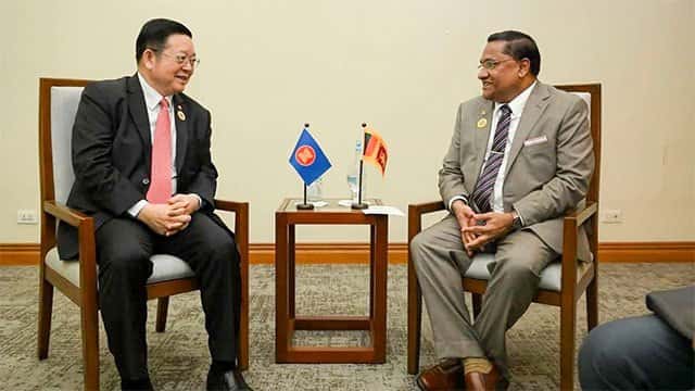 Foreign Minister holds talks with ASEAN Secretary-General on strengthening regional ties