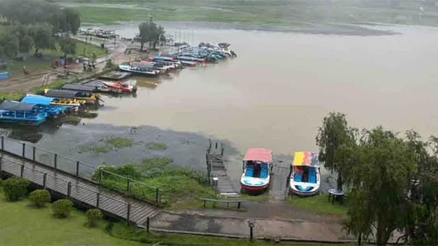 Gregory Lake’s spill gate opened amid adverse weather