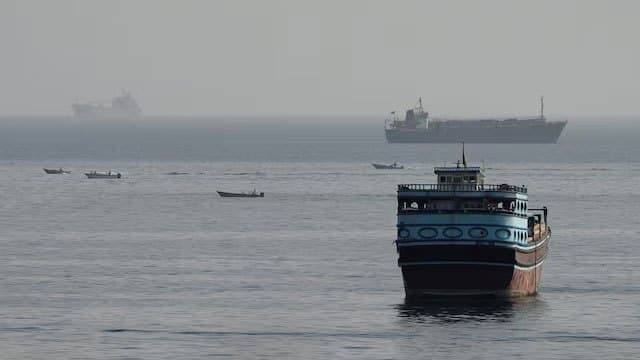 Iran and Oman reach understanding on coordinates of route through Hormuz, Iran ministry says