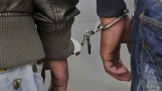 Duo arrested during raid on illegal liquor production centre in Karadiyana