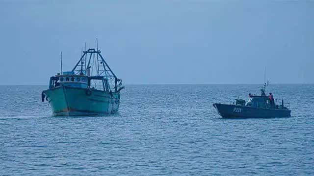 Navy seizes Indian fishing trawler with nine fishermen off Talaimannar