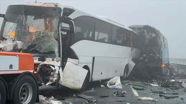 Bus-truck head-on collision kills at least 21 in Brazil