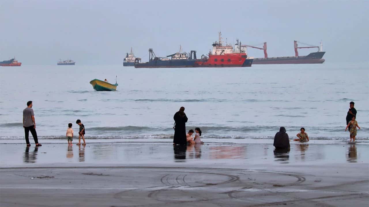 UAE suspends trade with Iran after coming under renewed missile fire
