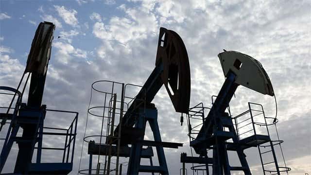 Oil hits 3-week high on Middle East supply concerns amid war impasse