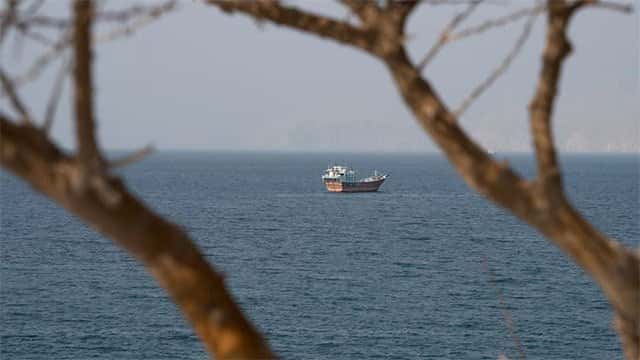 US vows 'economic D-Day' as Iran threatens to halt all oil exports