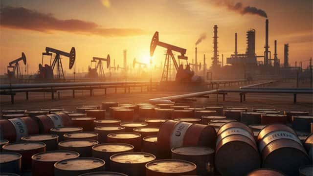 Oil falls as Trump pledges economic war on Iran
