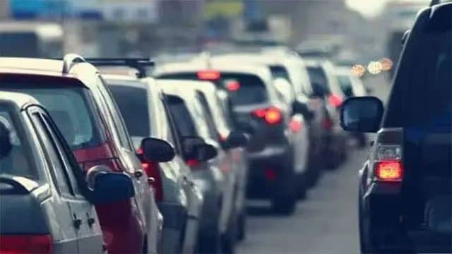 Heavy traffic reported at several expressway interchanges
