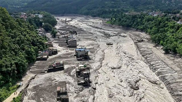 Nepal flood death toll rises to 270 as more bodies recovered