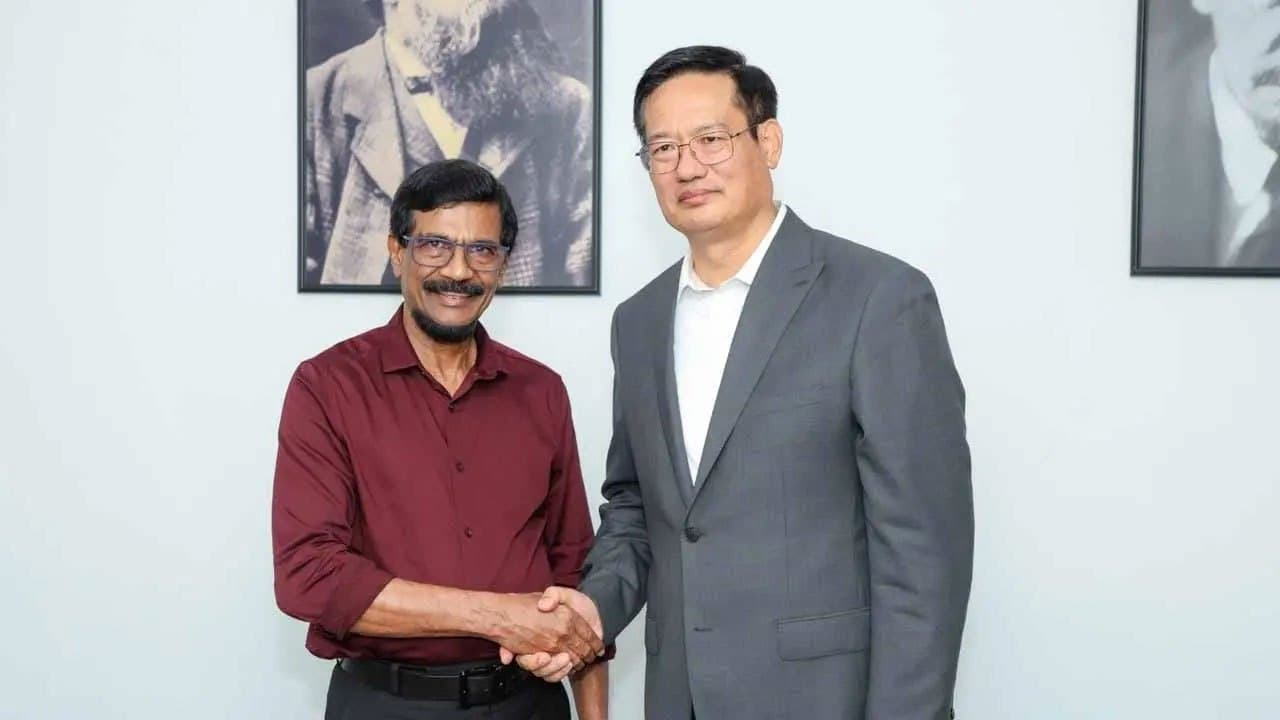 Chinese Ambassador meets JVP General Secretary Tilvin Silva