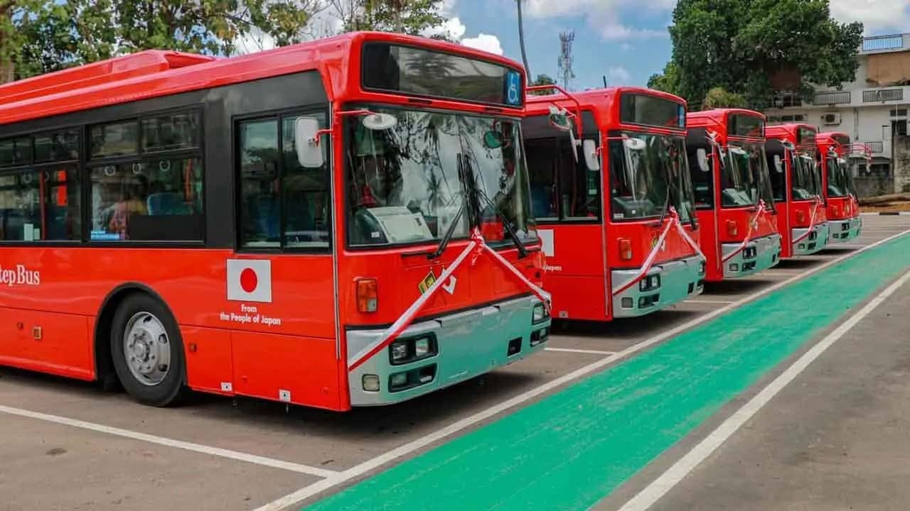 Japan gifts seven low-floor buses to Sri Lanka