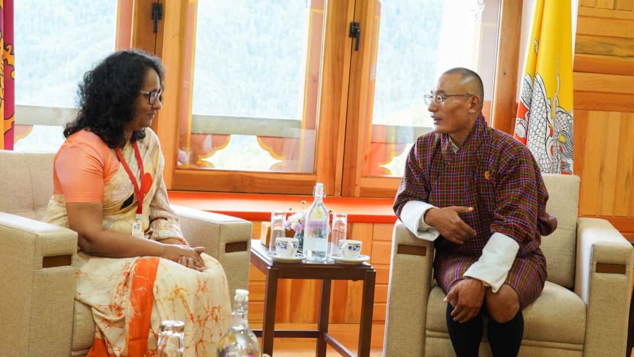PM Harini Amarasuriya calls on Bhutanese Prime Minister in Thimphu