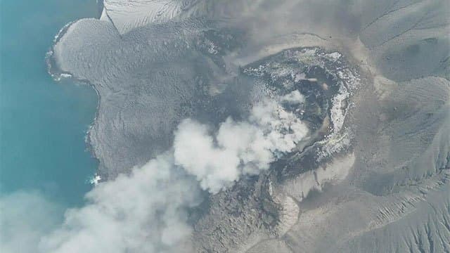 Indonesia volcano eruption leaves 340,000 stranded as airports extend closure