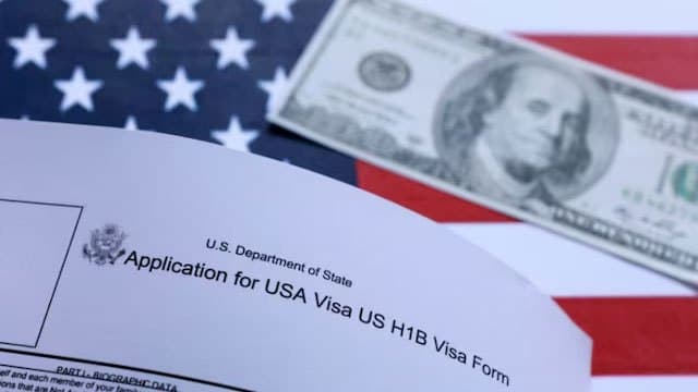 Trump administration proposes waiving grace period for H-1B holders after job loss