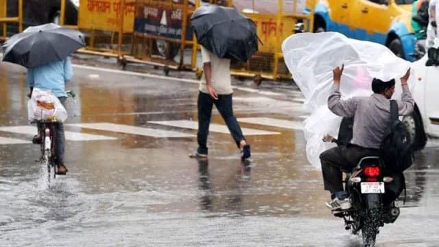 Several spells of showers expected in parts of the country