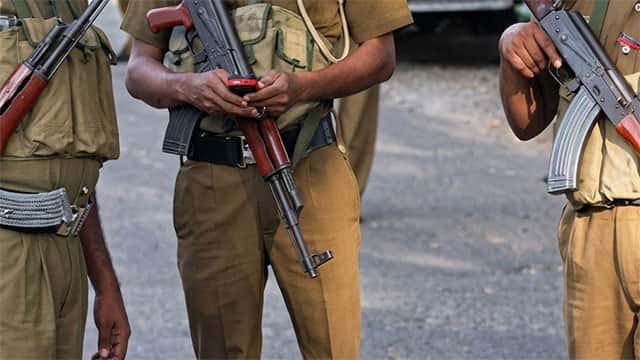 Police open fire at van after refusing to stop in Gampaha