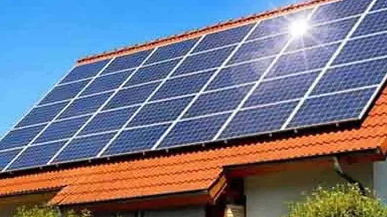 Govt. to ease restrictions on rooftop solar systems
