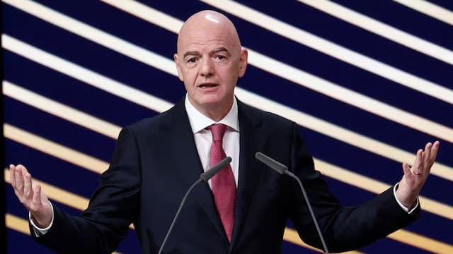Infantino says he is open to talks over Fifa reform