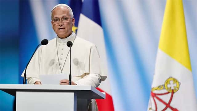 Pope urges Russia, Ukraine to sit down and discuss how to end war