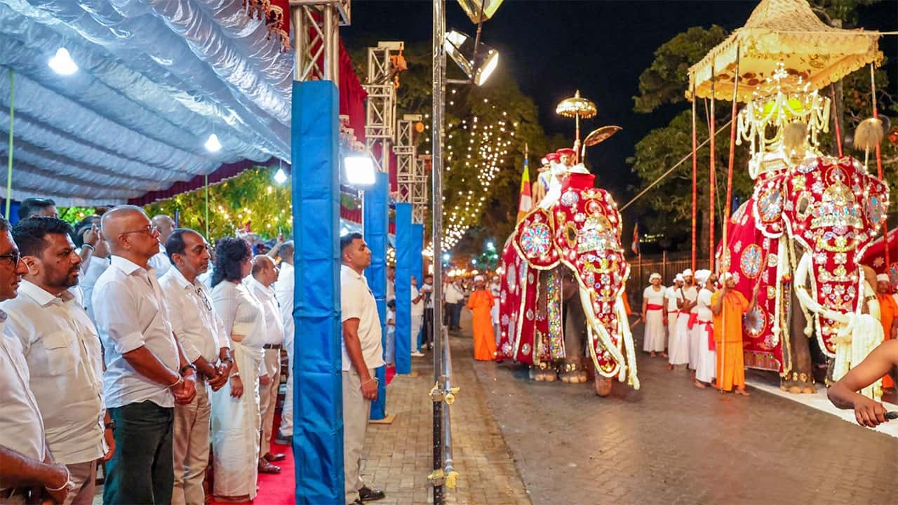 President joins historic Randoli Perahera…