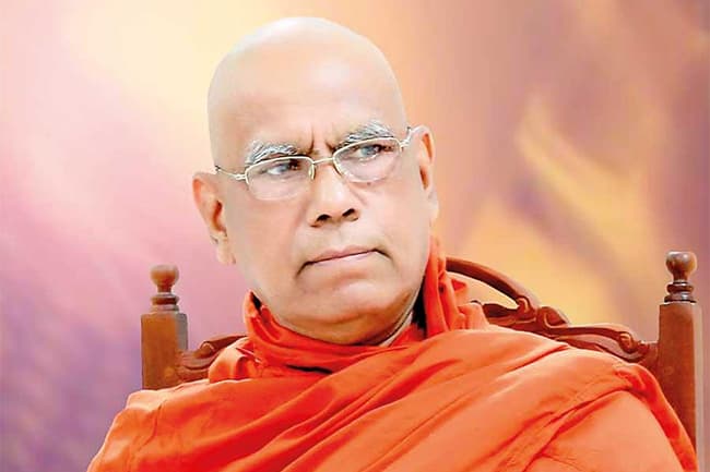 Omalpe Sobhitha Thero makes a request from protesters