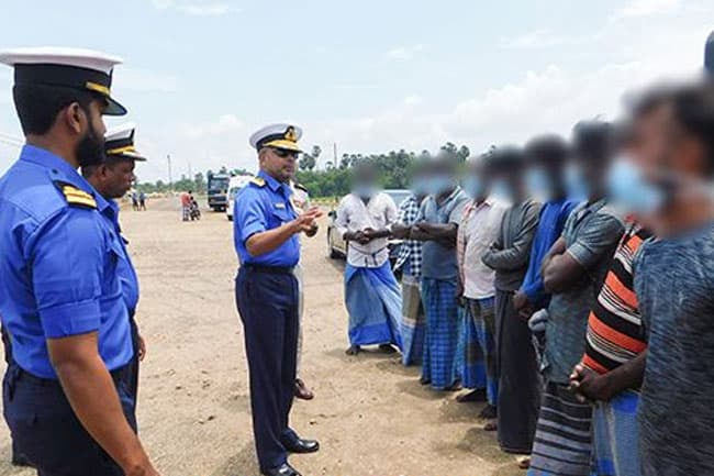 Navy apprehends 32 more Indian fishermen poaching in Sri Lankan waters
