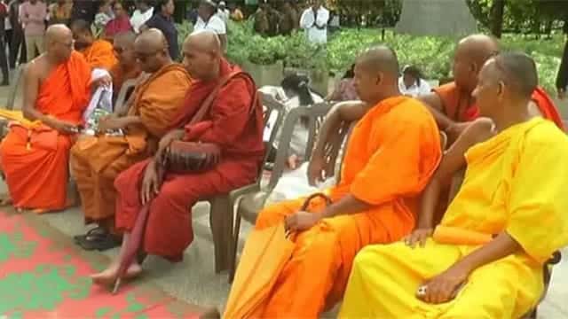 Satyagraha demanding release of Gnanasara Thero enters seventh day
